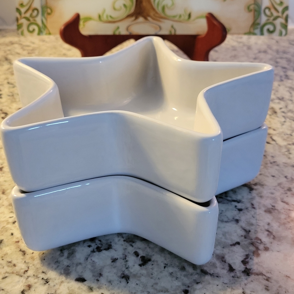 2 White Star Shaped Coche Stoneware Dishes for decor or food